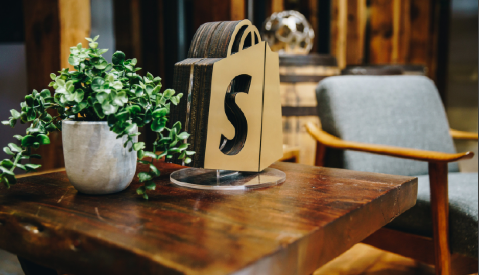 Podcasts about Shopify and ecommerce