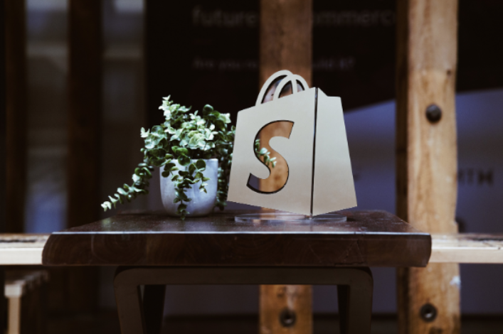Content Curation for Shopify Store